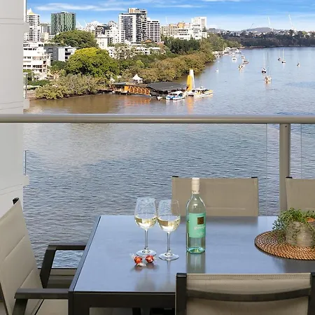 Apartment Amazing River View - 3 Bedroom - Cbd - Netflix - Fast Wifi - Carpark Brisbane