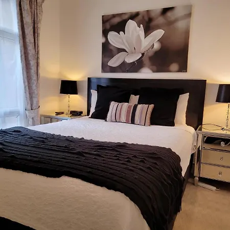 Macarthur Chambers 5*