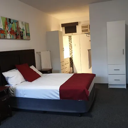 Southern Cross 4*