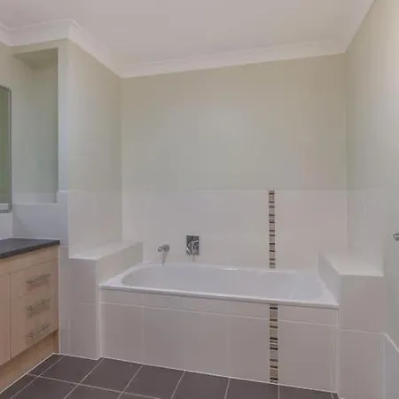Holiday home Immaculate House, Indulgent Living!