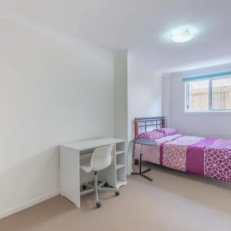 Newly Renovated Spacious Great Location L Ground Lvl Guest house *