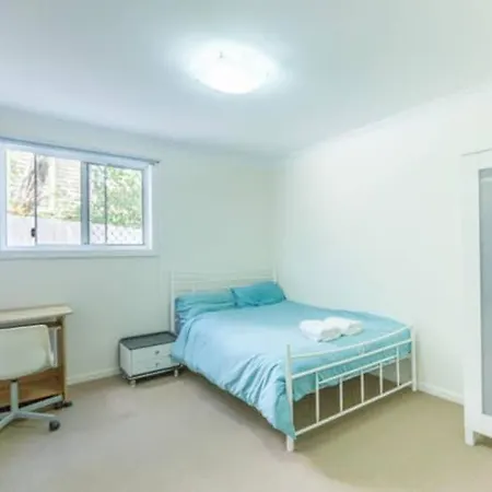Newly Renovated Spacious Great Location L Ground Lvl Guest house Brisbane