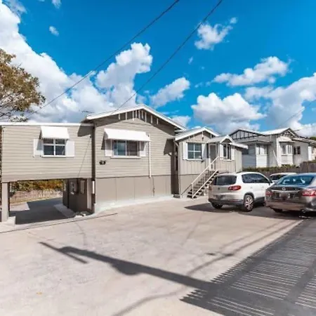 Newly Renovated Spacious Great Location L Ground Lvl *