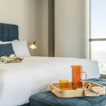 Meriton Herschel Street, 5*