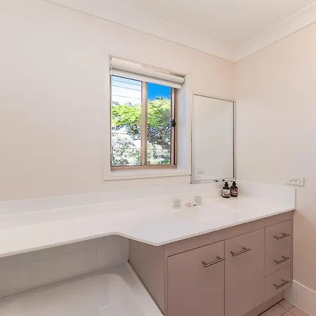 Eight Mile Plains Business Or Holiday Like Home *