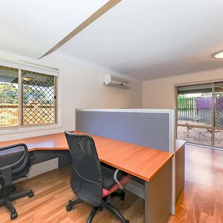 Eight Mile Plains Business Or Holiday Like Home
