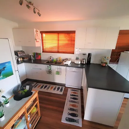 Amazing Location-private In A Share House-2 Available!! Homestay