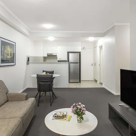 Aparthotel Oaks On Margaret 4*