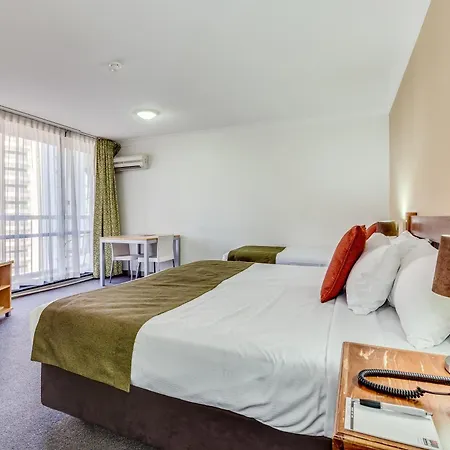 Hillcrest Aparthotel