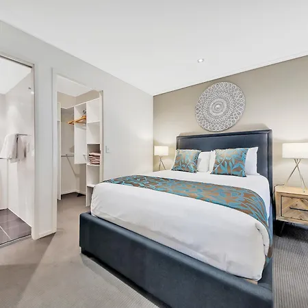 Aparthotel Quest River Park 5*