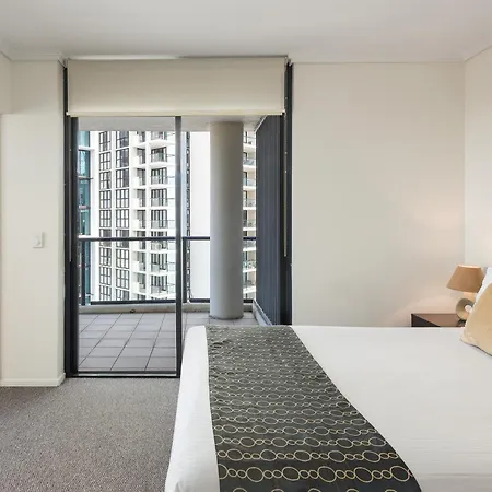 Aparthotel Quest River Park 5*