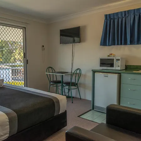 Chermside Court Motel 4*