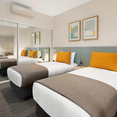Quest Eight Mile Plains Aparthotel 5*