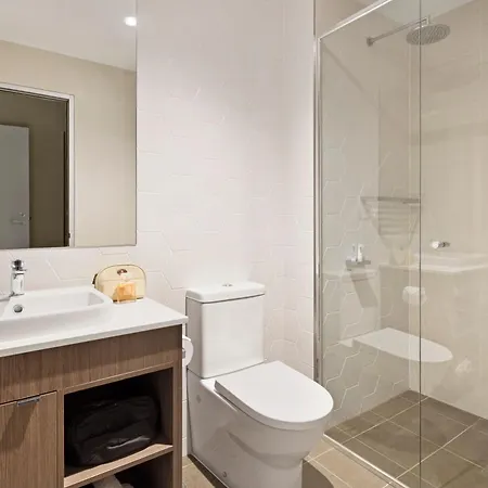 Quest Eight Mile Plains Aparthotel 5*