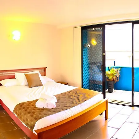 Bonapartes Serviced Aparthotel 4*