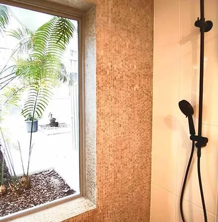 Pet Friendly St Johns 3 Bed 2 Bath 2 Carpark Cbd *