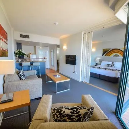 Cosmo Brisbane