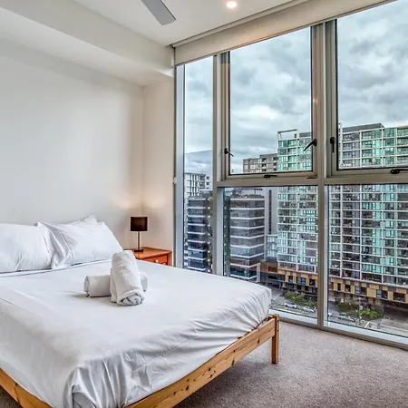 Apartment Chic Inner City Position 2 Bedroom With Parking By Serain Residences *