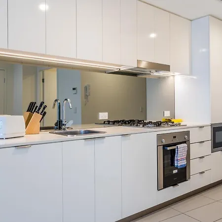 Chic Inner City Position 2 Bedroom With Parking By Serain Residences *