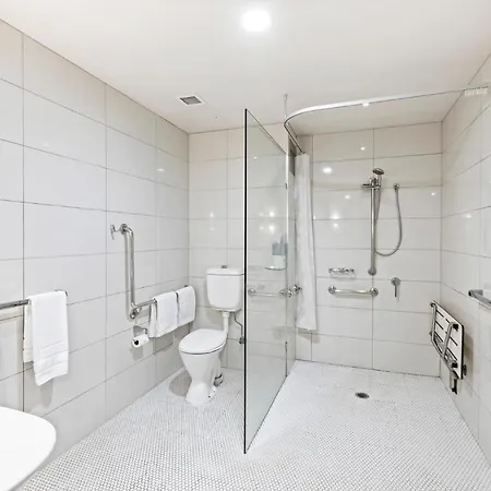 The Colmslie 5*