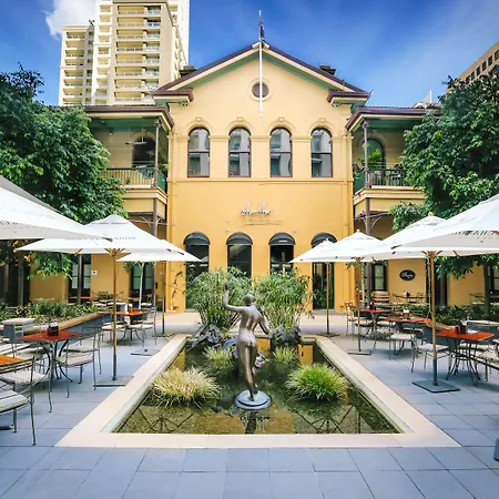 Stamford Plaza Hotel