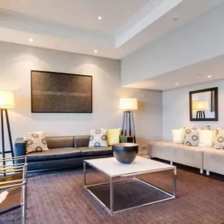 Aparthotel Adina