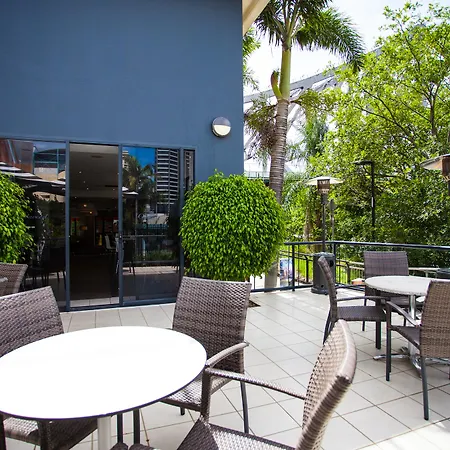 Adina Aparthotel 4*