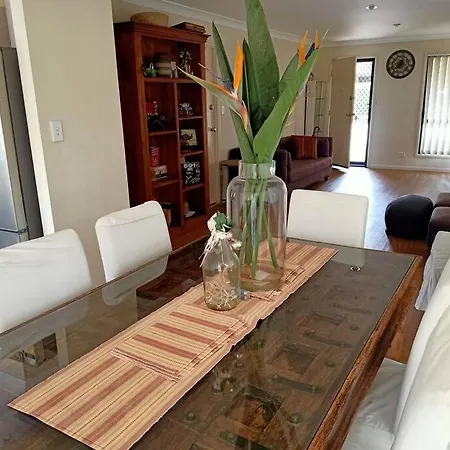 Tingalpa Townhouse Treat Apartment