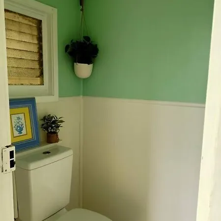 Quiet Private Cozy 3bdrm Free Parking Holiday home Brisbane