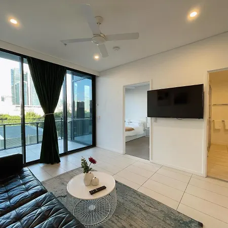 Lovely 2 Beds With View At South Apartment