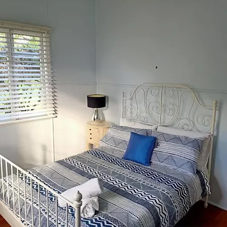 Holiday home Quiet Private Cozy 3bdrm Free Parking *