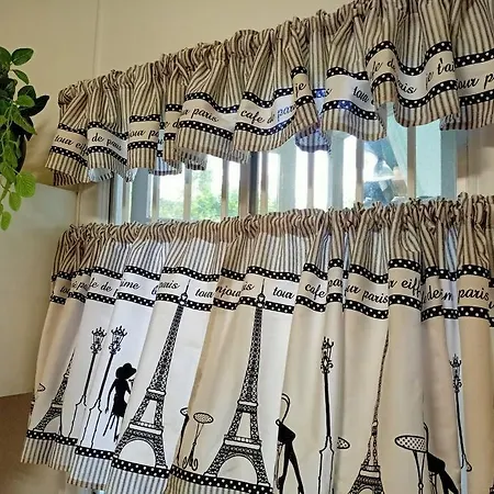 Quiet Private Cozy 3bdrm Free Parking Holiday home