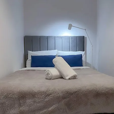 Apartment Amazing 2 Bedroom In Cbd C15 *