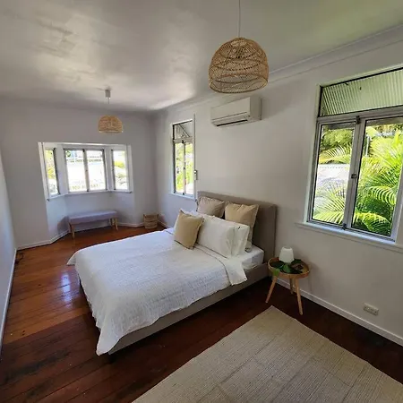 Classic Queenslander With Pool & Yard Brisbane