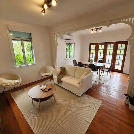 Classic Queenslander With Pool & Yard Brisbane