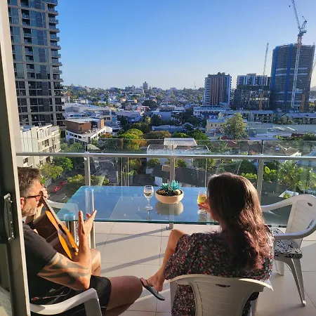 Apartment Light In Amazing Location Brisbane