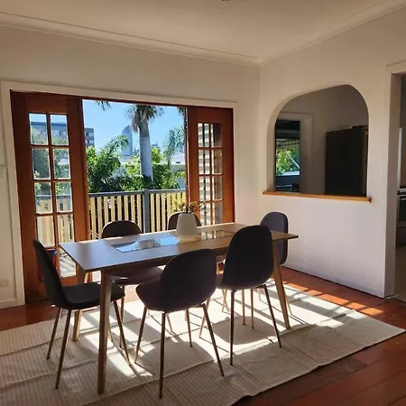 Classic Queenslander With Pool & Yard * Brisbane