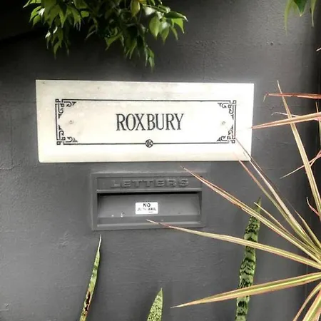 Apartment Contemporary In The Heart Of Paddington By Custom Hosting *