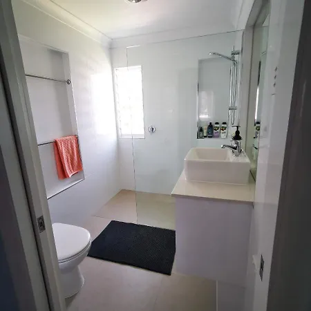 Oxley Mineral Pool & Private Suburbanstay Holiday home