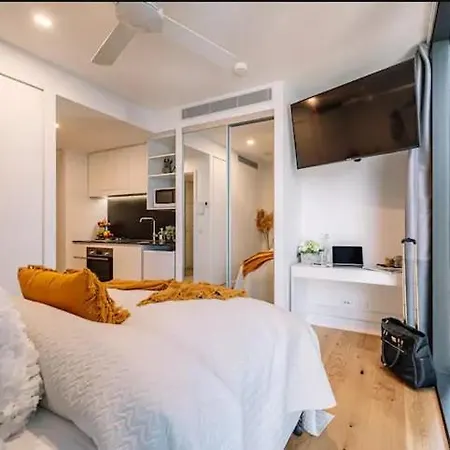 Apartment Modern Compact Separate Bathroom *