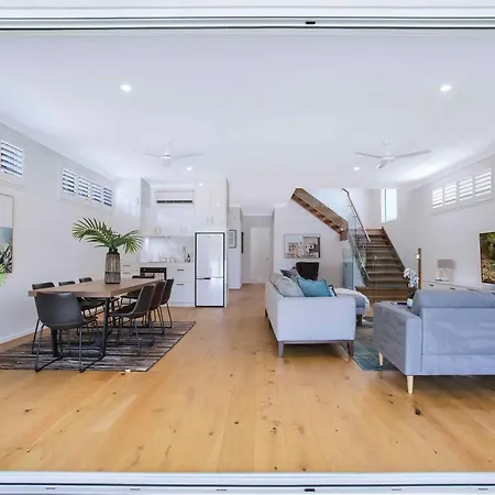 Manly Oasis, 5bd, 3 King Bd,pool Hotel *