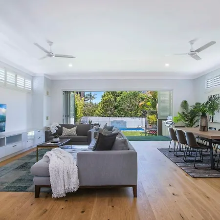 Manly Oasis, 5bd, 3 King Bd,pool Hotel