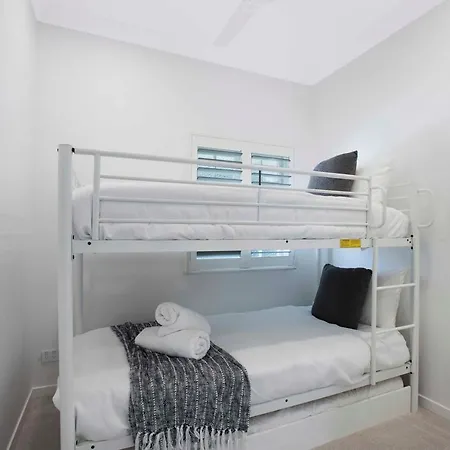 Manly Oasis, 5bd, 3 King Bd,pool