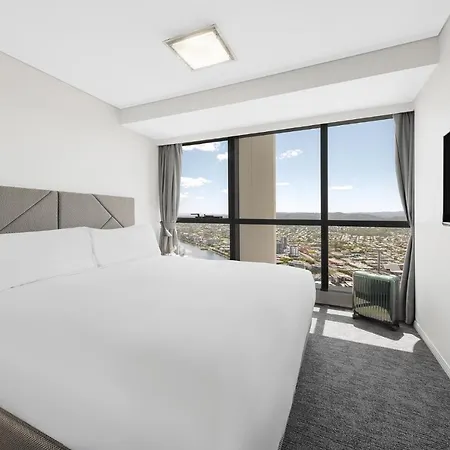 Hotel Meriton Herschel Street, 5*
