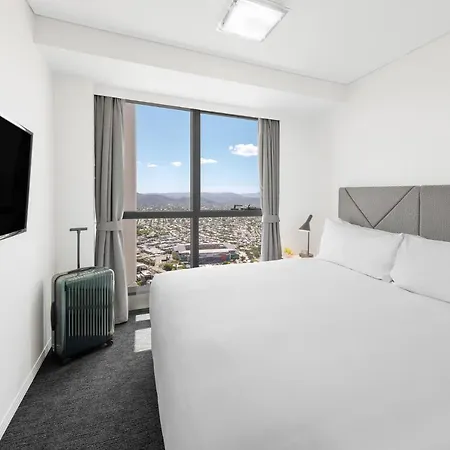 Hotel Meriton Herschel Street, 5*