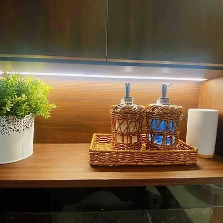 High Level Riverview 1b1b In Centre Of Cbd Apartment