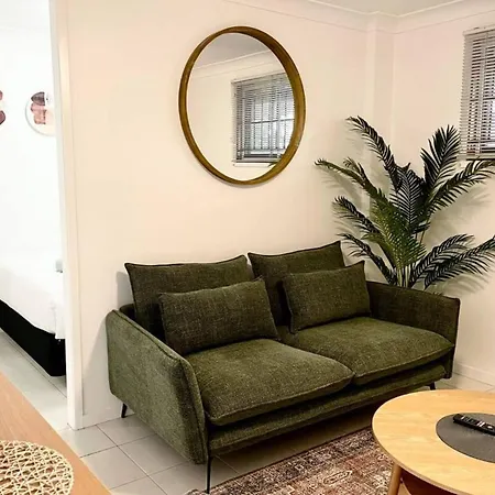 On A Hill - 1 Bedroom Brisbane