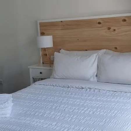 Maple - The House By The Bay *