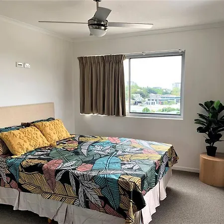Spacious Inner With Free Parking