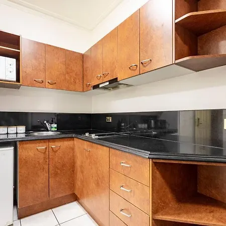 Cbd 1-br Across From Central Station * Brisbane